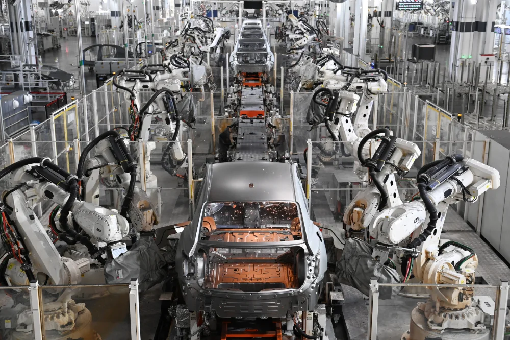 36%252520_electric%252520car%252520w%252520lithium%252520ion%252520GettyImages-1516957758%252520(1).jpg