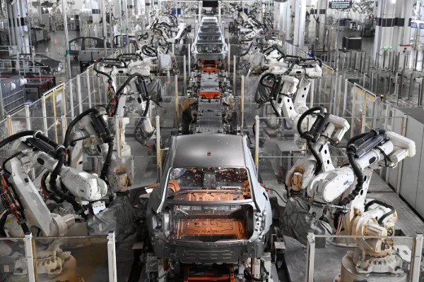 36%252520_electric%252520car%252520w%252520lithium%252520ion%252520GettyImages-1516957758%252520(1).jpg